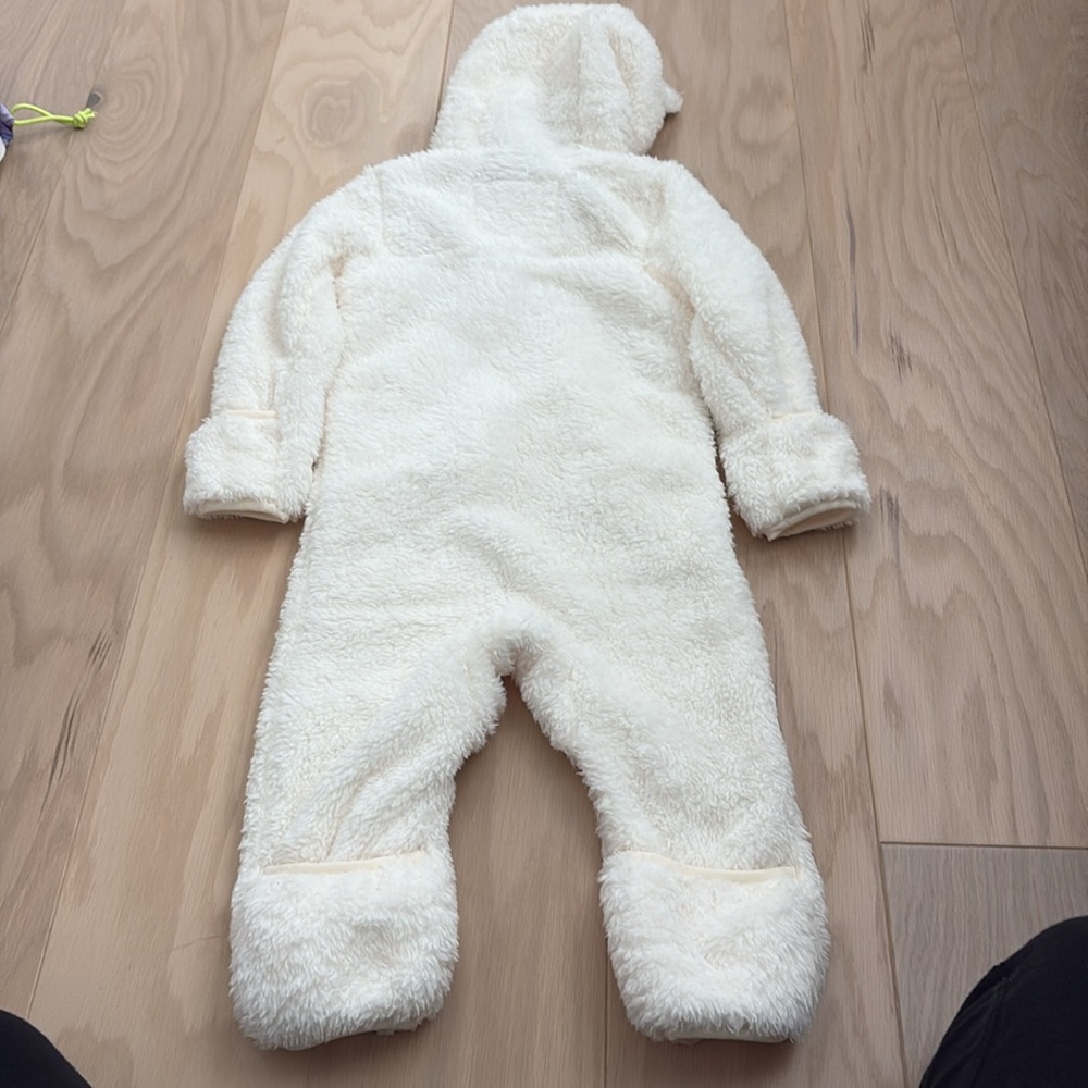 The North Face baby winter one piece suit. Size 12-18 months - Picture 5 of 6